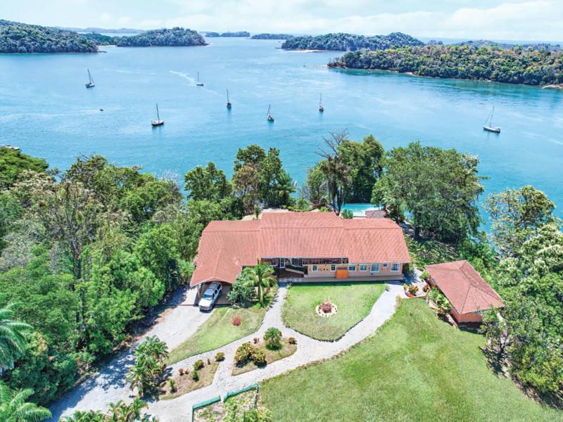 Gone Fishing Panama Resort ボカ・チカ エクステリア 写真