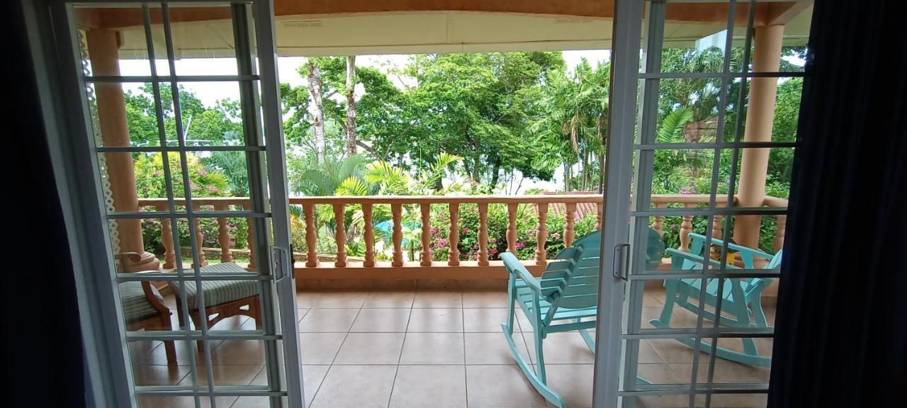 Gone Fishing Panama Resort ボカ・チカ エクステリア 写真